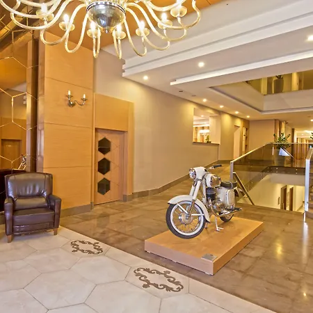 Xperia Saray Αλάνια